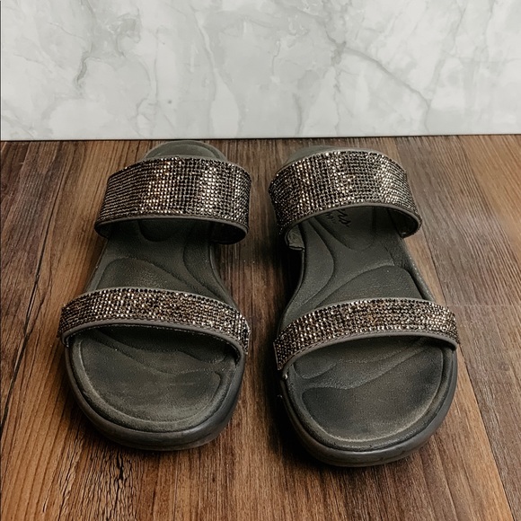 Skechers Luxe Foam Womens Gray Sparkle Sandals - Picture 2 of 2